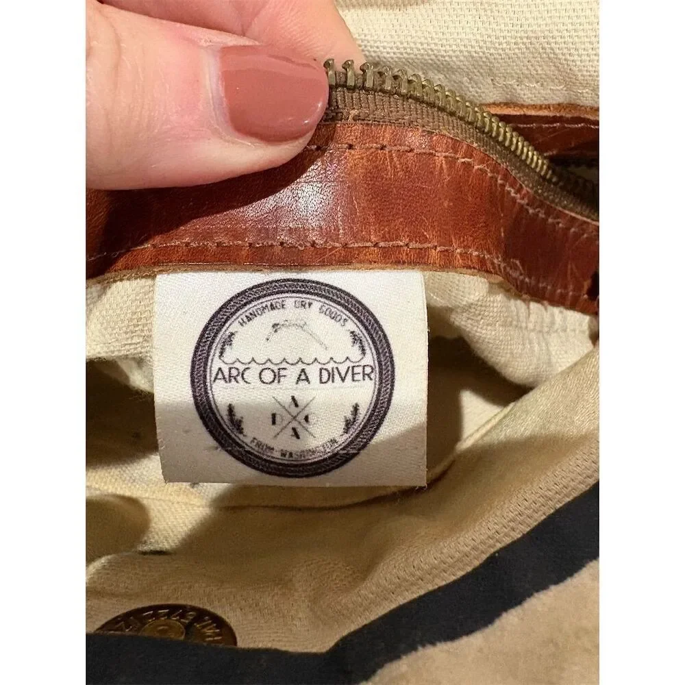 Arc of a Diver Women's Striped Brown Cream Flap Closure Vintage Style
